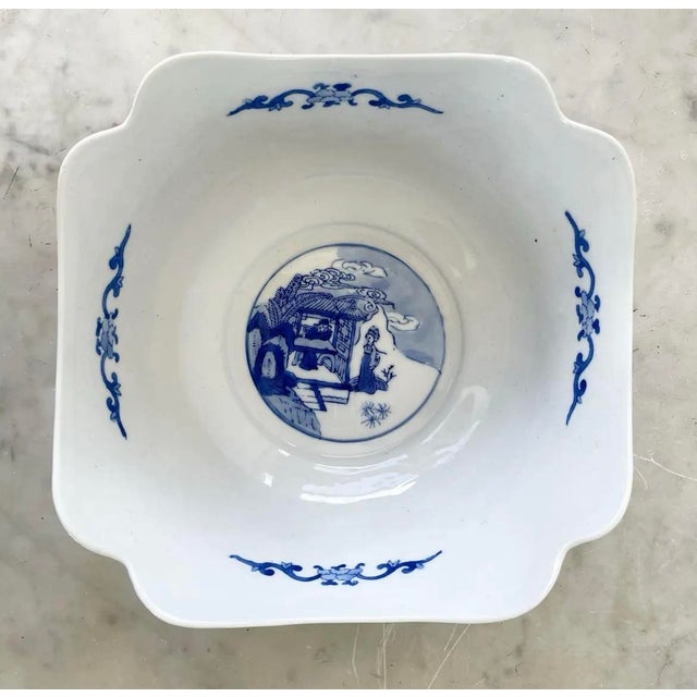 Traditional Canton Blue/White Scalloped Edge Serving Bowl For Sale - Image 3 of 5