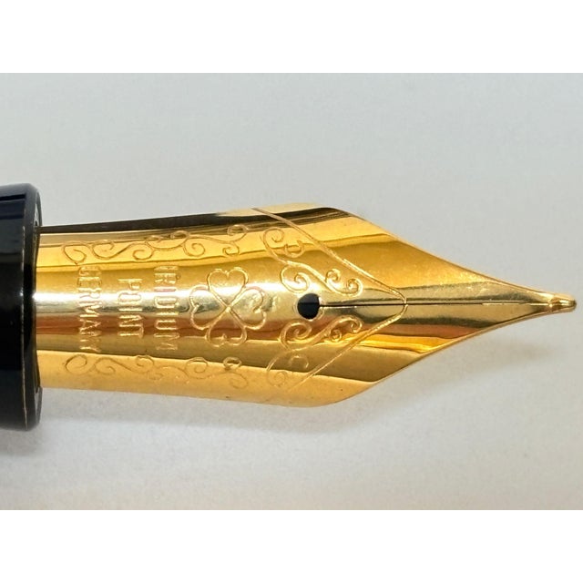 Dragon Motif Fountain Pen, Gold Overlay on Black, Acura, Mint in Box Circa 1990 For Sale - Image 15 of 18
