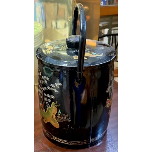 Mid-Century Modern Early English Ice Caddy in the China Gardens Pattern - Ice Bucket by Baretware- Signed For Sale - Image 3 of 8