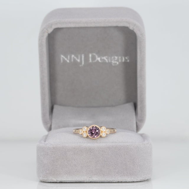 Modern Purple Spinel Ring With Earth-Mined Diamond Accents: Solid 14k Gold, Round 4mm, Size 6.75 For Sale - Image 3 of 9