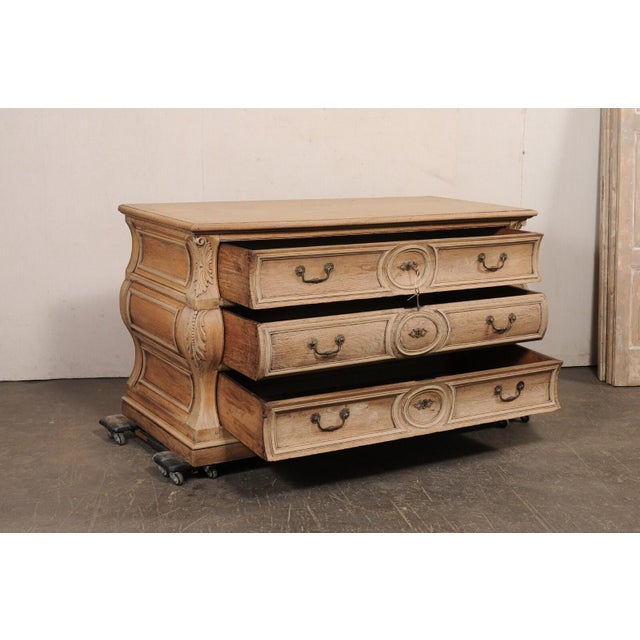 18th Century French Louis XV Bleached Bombé Commode For Sale - Image 4 of 12