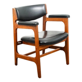Mid Century Modern Lounge Chair Walnut Arms Black Office Armchair Gunlocke Attributed MCM For Sale