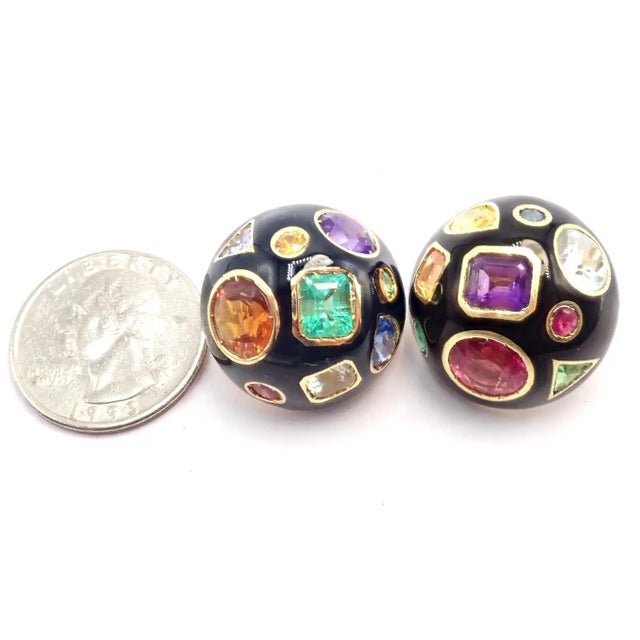 Black 1990s Verdura Fulco Color Stone Black Enamel Yellow Gold Earrings, Pair For Sale - Image 8 of 11