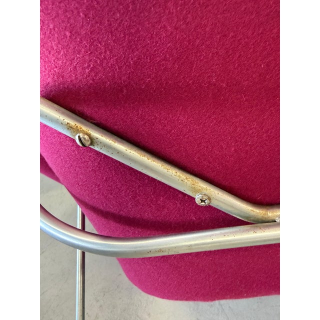 1960s 1966 Eero Saarinen for Knoll Womb Chair w/newer Ottoman Reupholstered For Sale - Image 5 of 17