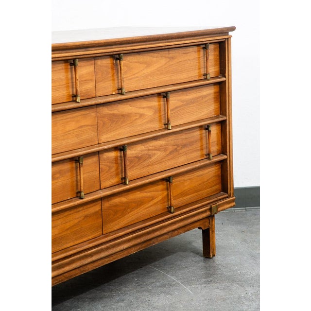 Mid Century Modern Credenza Dresser 8 Drawers Thomasville Walnut, Attributed For Sale In Sacramento - Image 6 of 11
