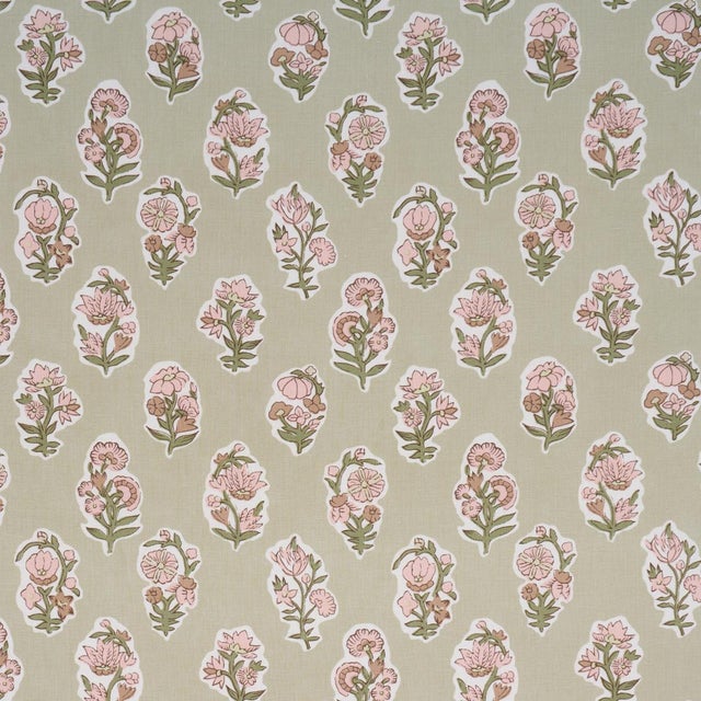 Inspired by an archival pattern, Anessa Hand Screen Print is a medium-scale floral screen-printed by hand on a 100% linen...