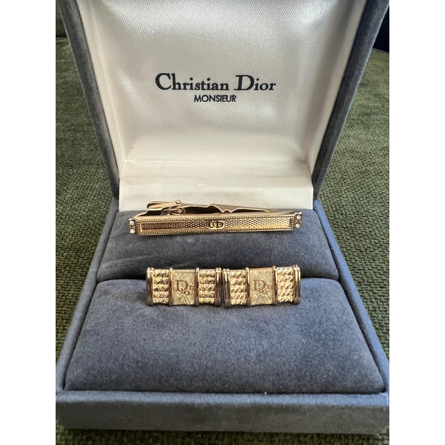 Rare Monsiuer Vintage Christian Dior Gold Plate Cufflinks & Tie Clip In Original For Sale In New York - Image 6 of 10
