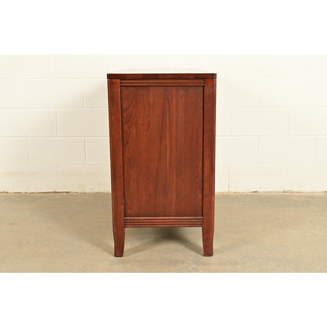 Stickley Modern Arts & Crafts Shaker Cherry Wood Four-Drawer Dresser or Chest of Drawers For Sale - Image 13 of 15