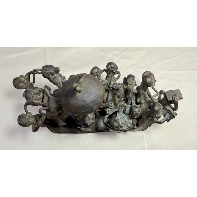 Antique 19th Century Ashanti King From Ghana Detailed Figural Bronze Statue For Sale - Image 13 of 16