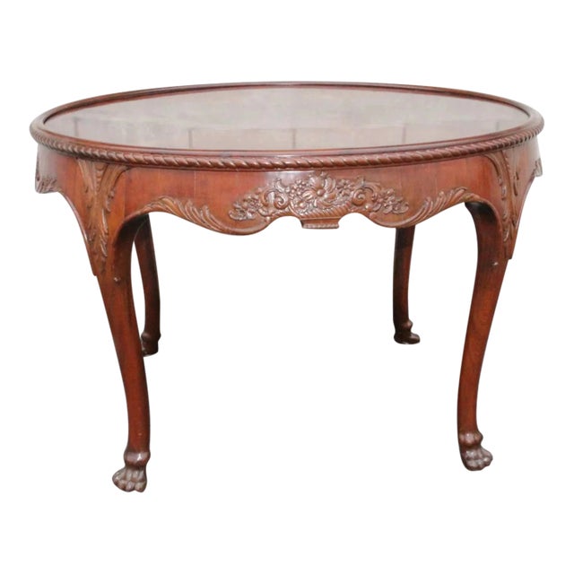 Carved Italian Mahogany Round Parlor Table, Early 19th Century For Sale