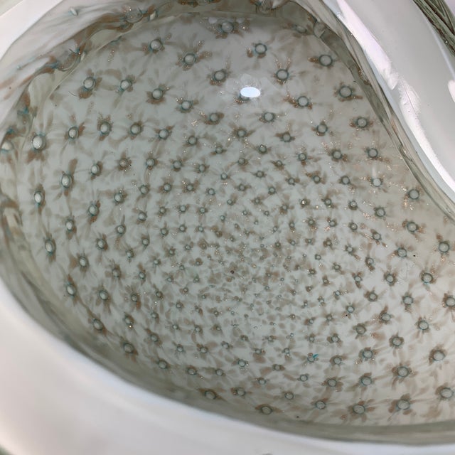 1950s Heavy Vintage C. 1950s Alfredo Barbini Bullicante Sommerso Cased White Glass With Gold Flecks Vide-Poche For Sale - Image 5 of 11