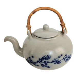 Salmon Falls Stoneware Blueberry Teapot, Dover, n.h. 2002 Lidded Teapot With Blue Vines and Berries With Bamboo Handle