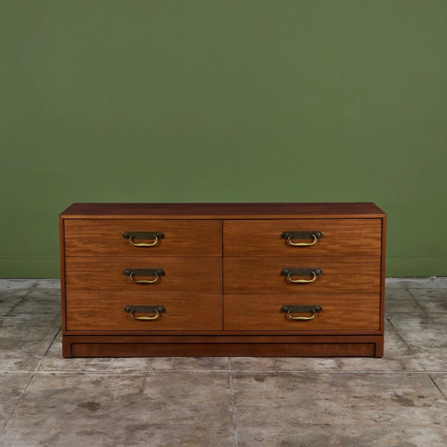 Heritage-Henredon Heritage-Henredon Six Drawer Mahogany Dresser For Sale - Image 4 of 18