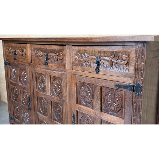 Baroque Early 20th Century Spanish Baroque Carved Walnut Tuscan Three Drawers Credenza or Buffet For Sale - Image 3 of 13
