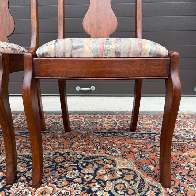 Wood Vintage Pennsylvania House Traditional Duncan Phyfe Cherry Dining Chairs - A Pair (A) For Sale - Image 7 of 16