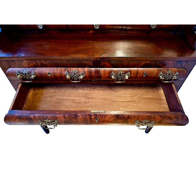 Early 19th-Century American Empire Dressing Table With Flame Mahogany Veneer For Sale - Image 13 of 14
