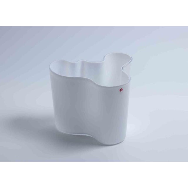 Glass Vintage Art Glass Vase by Alvar Aalto for Iittala, Finland, 1980s For Sale - Image 7 of 8