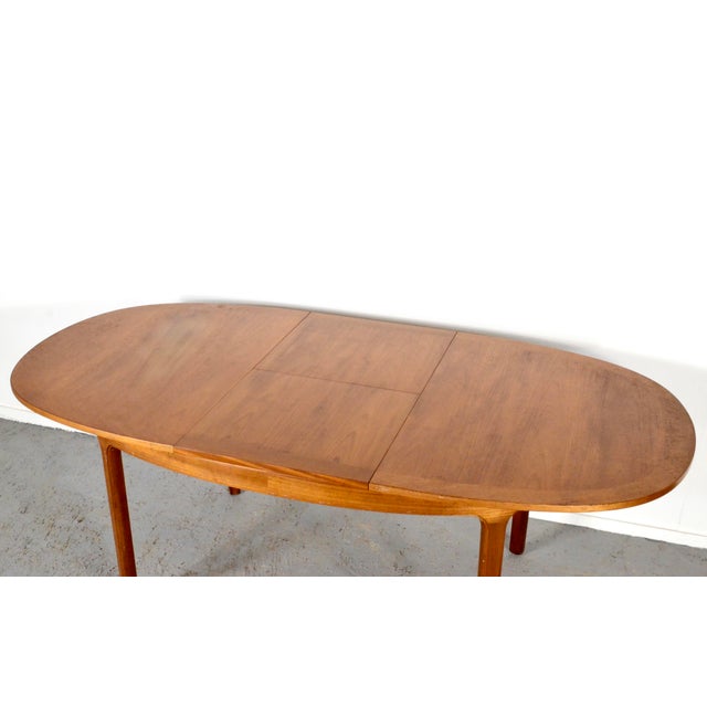 Brown Mid-Century Modern Extendable Oblong Dining Table in Teak from Nathan, 1960s For Sale - Image 8 of 12