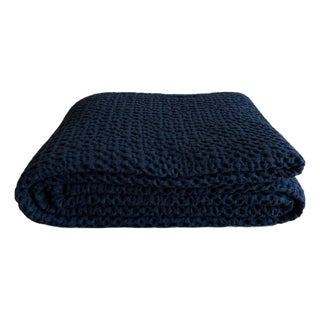 French Cotton Waffle Woven Bed Size Blanket in Noir For Sale