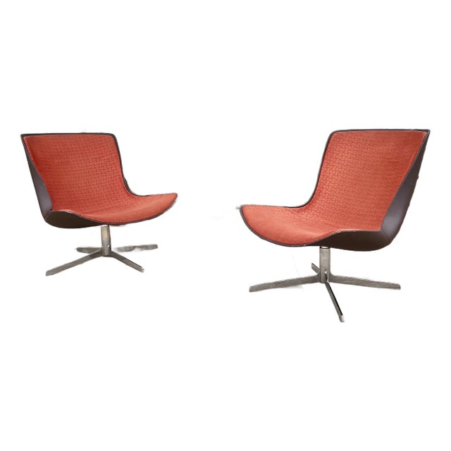 Mid Century Modern Heavy Chrome Swivel Lounge Chairs by Bernhardt - Set of 2 For Sale