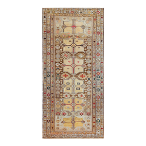Late 19th Century Caucasian Shirvan Carpet ( 4'10" x 10'3" - 147 x 312 )