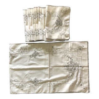 1940’s Hand-Embroidered Table Runner & Placemats, 12 Pieces For Sale