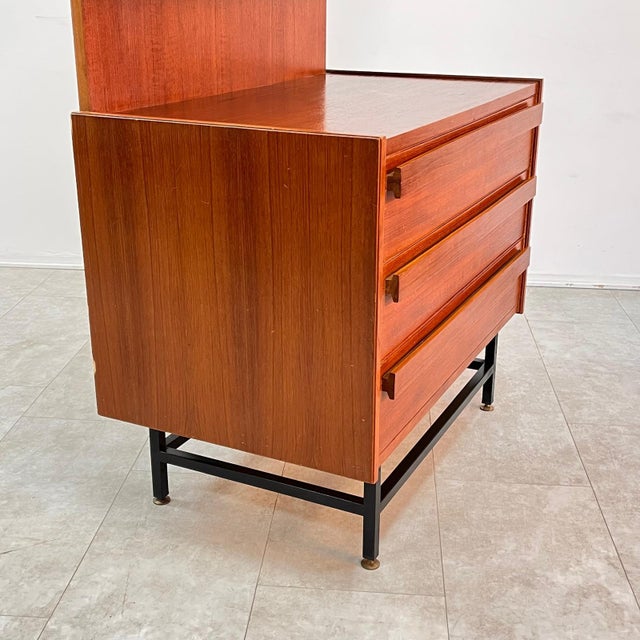 Mid-Century Modern Teak Column Bookcase with Drawers, Italy, 1960s For Sale - Image 6 of 9