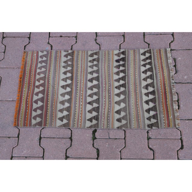 Size: 1.5 x 2.8 ft ( 46 x 85 cm) 18 x 33 inches Color: Red, White, Orange, Green, Brown, Gray, Tan Material: 100% Hand...