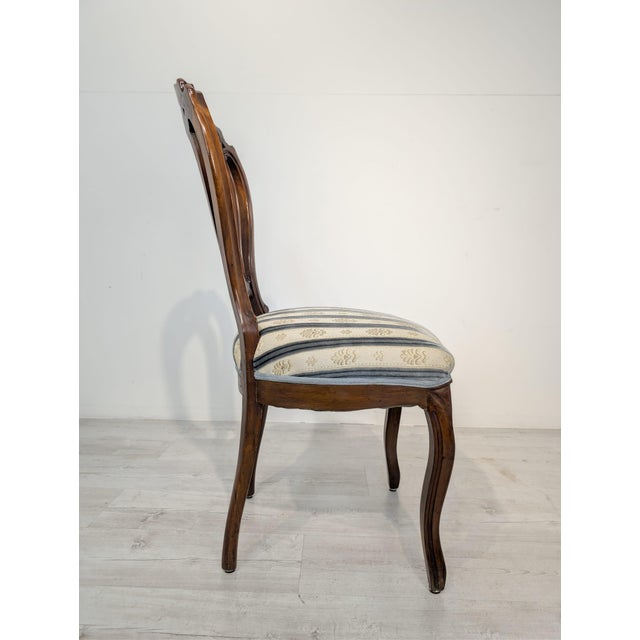 Louis Philippe Medallion Chair in Walnut Wood, 1960 For Sale - Image 6 of 16