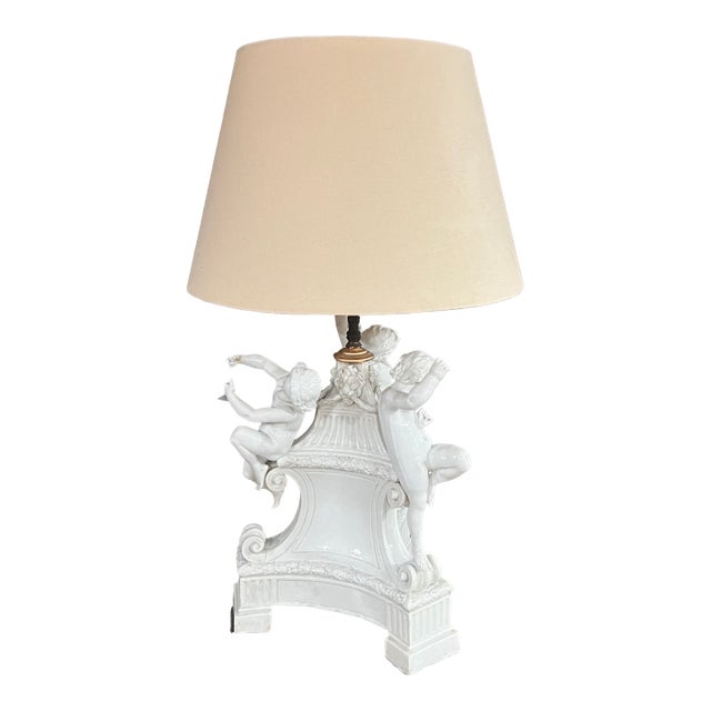 Mid-20th Century Italian Splendor Porcelain Cherub Lamp – Hollywood Regency / Italian Neoclassical Putti Table Lamp For Sale
