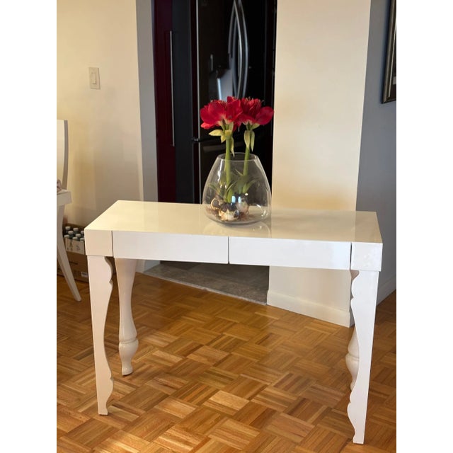 Modern Posh Modern-Style White Lacquer Entryway Console Table For Sale - Image 3 of 4