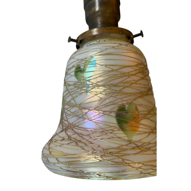 1920s 1920s Rare Signed Quezal Wall Sconce With Hearts and Gold Threaded Vines For Sale - Image 5 of 6