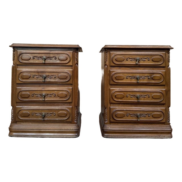 19th Century Neo-Renaissance Bedside Tables in Carved Oak, 1970s, Set of 2 For Sale