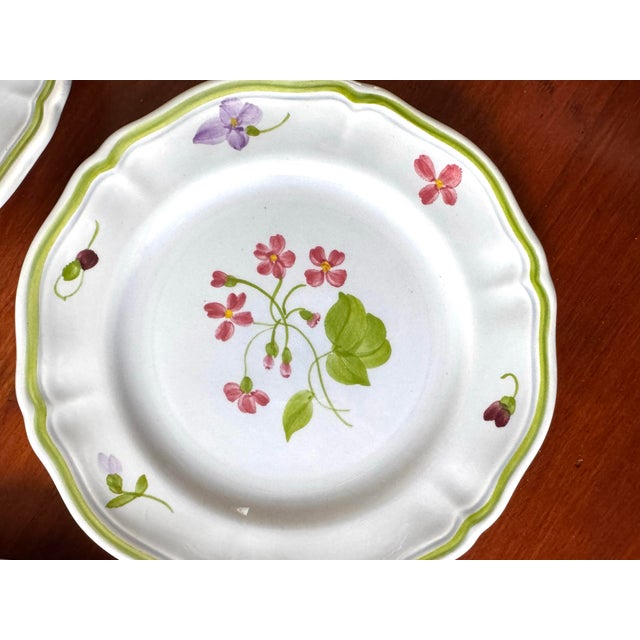 Longchamp Set of 4 Longchamp France Hand-Painted Floral Dessert Plates, French Faience, Peint À La Main For Sale - Image 4 of 11