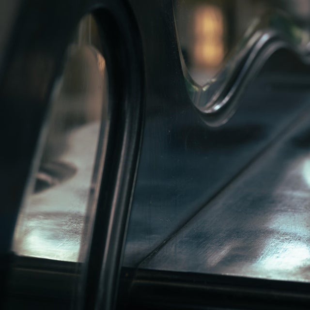 Arts & Crafts Parlour Cabinet in Black Ebonised Wood and Mirror Glass from Maddox & Co., England, 1910s For Sale - Image 16 of 18