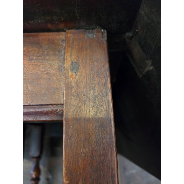 18th Century Drop Leaf Gate Leg Brown Mahogany Small Table William & Mary For Sale - Image 17 of 18