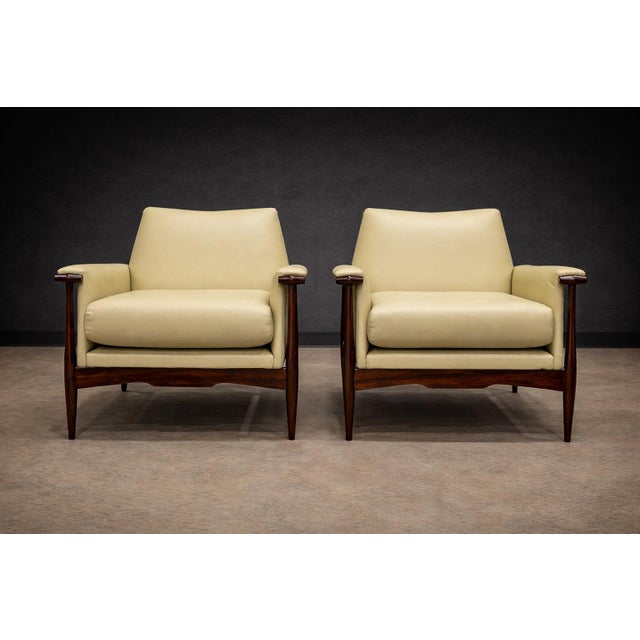 Pair of Brazilian Modern Armchairs in Rosewood and Leather, Liceu De Artes E Ofícios, 1960s For Sale In New York - Image 6 of 13
