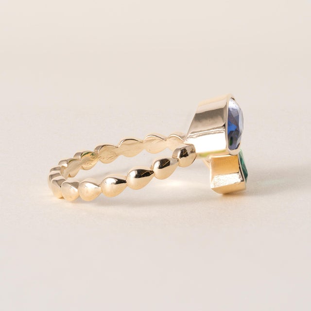 18k Gold 1.55 Carat Sapphire and 0.98 Carat Emerald Toi Et Moi Marquise Ring, Size 6.25 For Sale - Image 4 of 5