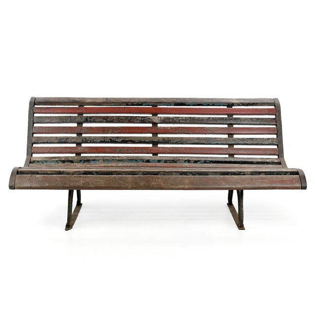 This old public bench in wood and patinated iron is a real treasure for lovers of antique furniture. Its clean lines and...