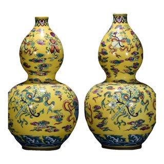Large Vintage Famille Rose Yellow Ground Double-Gourd Vase With Eight Treasures For Sale