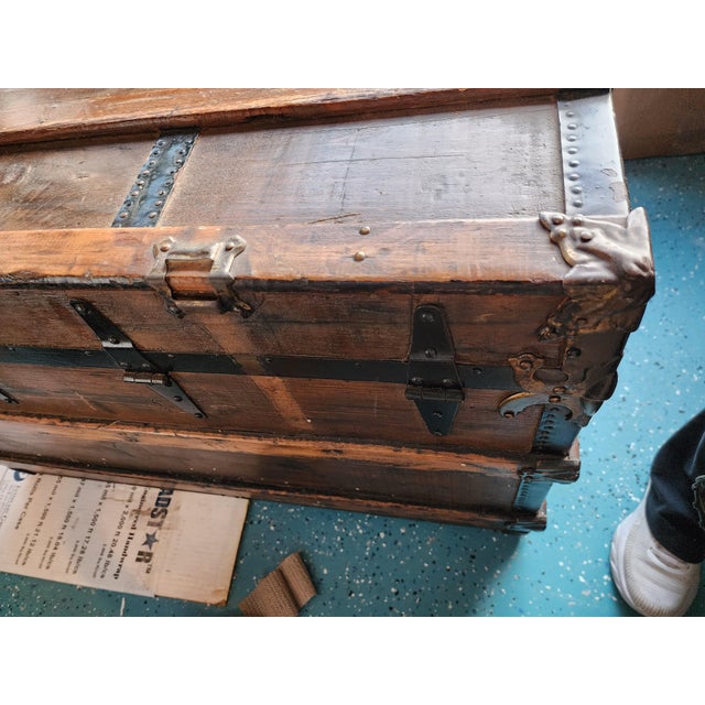 Antique Flat-Top Steamer Trunk With Original Excelsior Lock | Circa 1895–1915 For Sale - Image 18 of 18
