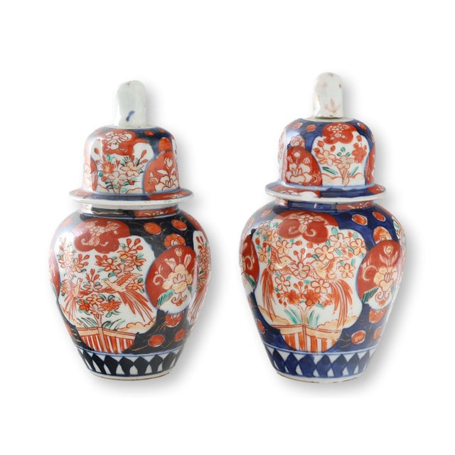 Japanese Meiji Porcelain Imari Jars W/Foo Dog Lids, a Pair For Sale - Image 4 of 7