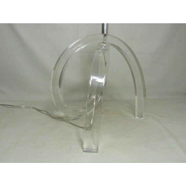 Mid-Century Lucite Pretzel Lamp by Dorothy Thorpe For Sale - Image 10 of 16