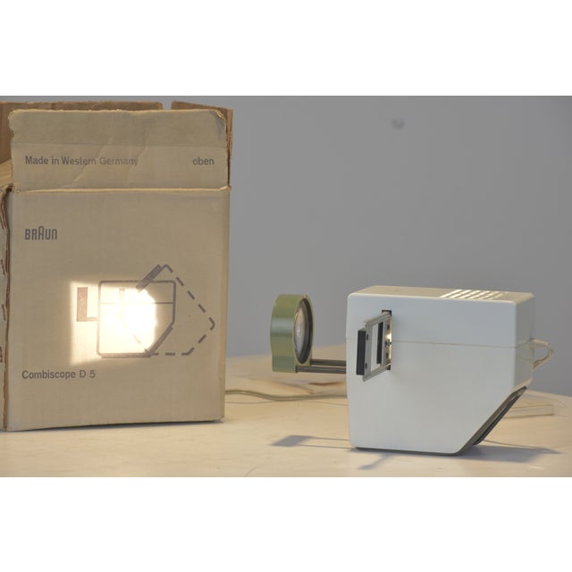 Plastic D5 Slide Projector and Spot Light by Dieter Rams for Braun, 1960s For Sale - Image 7 of 13