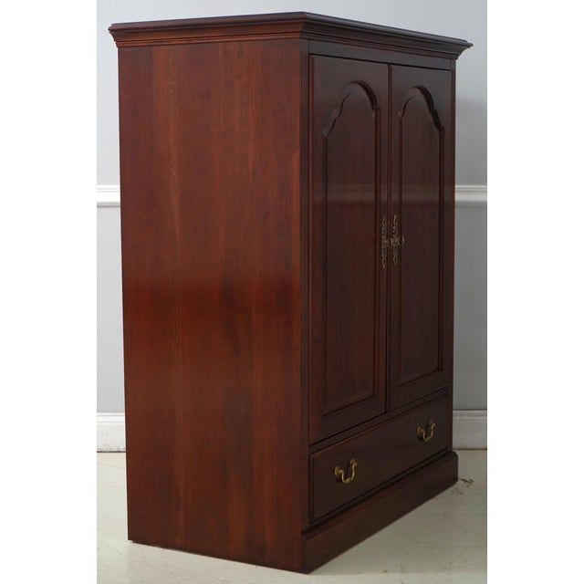 Age: Approx: 25 Years Old Details: Finish no.205 Georgian Court Collection Solid Cherry High Quality Construction Raised...