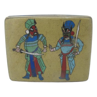 Chinese Yellow Enamel Cloisonne Hinged Lid Box With Opera or Warrior Figures For Sale