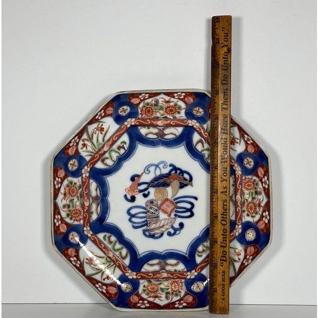 Antique Imari Octagonal Plate: Edo Period Japanese Porcelain, Fuku Seal Mark For Sale - Image 10 of 10