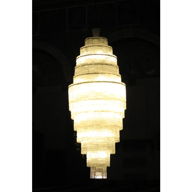 1960s Vintage Tiered Art Deco Style Chandelier For Sale - Image 9 of 13