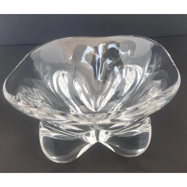 This is a circa. 1950s sculpted bowl with a hefty X-shaped pedestal base made by Magnor Glassverk of Norway. Searches...