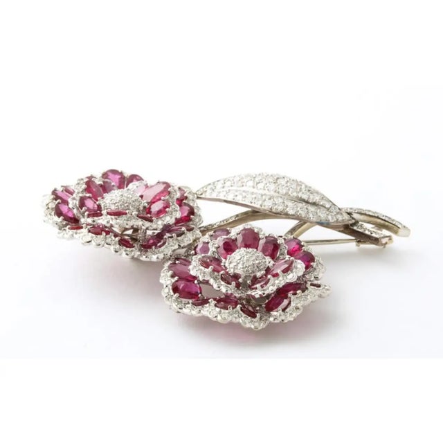 Red 18kt White Gold Ruby & Diamond Brooch Ca 1950 For Sale - Image 8 of 10